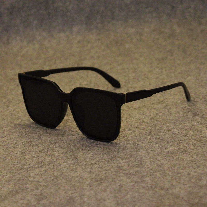 Womenβs Premium Black Slimming Retro Sunglasses