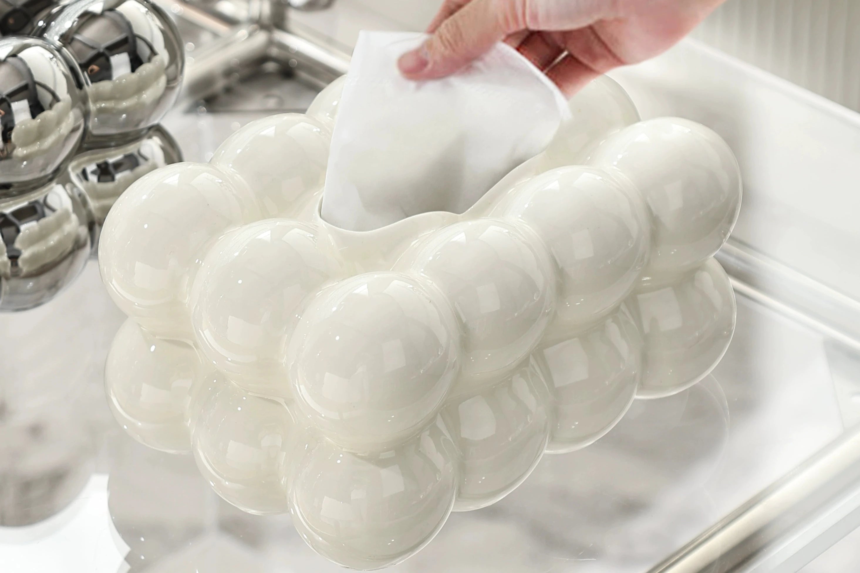 High-end tissue box holders